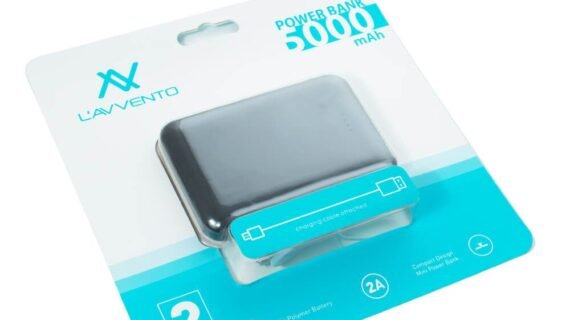 L'AVVENTO (MP103) Compact Design Power Bank 5000mAh With LED Indicator and Micro Cable - Black - mp103